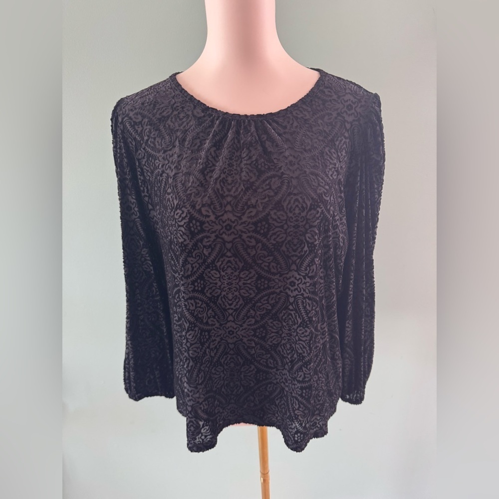 Elegant Black Patterned Women's Top